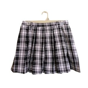 Hot Topic Plaid Check Pleated Black White Pleated Mini Skirt Size Small